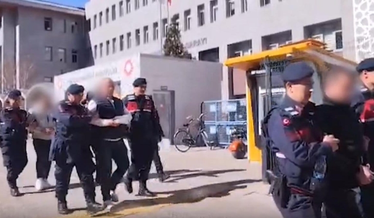 Aksaray’da trafik polislerine saldıran 3 kişi tutuklandı