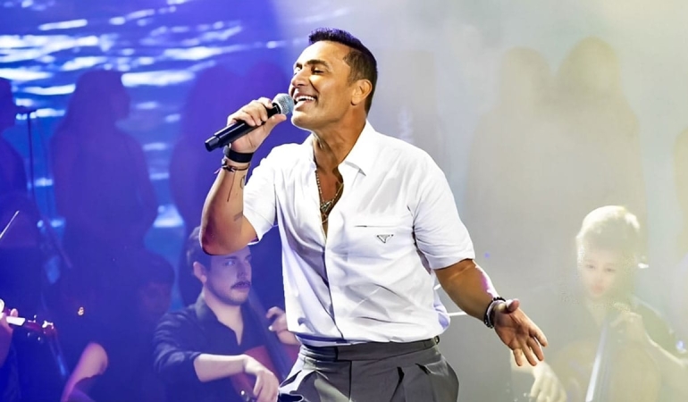 Mustafa Sandal’a İngiltere’den ömür boyu oturum izni verildi