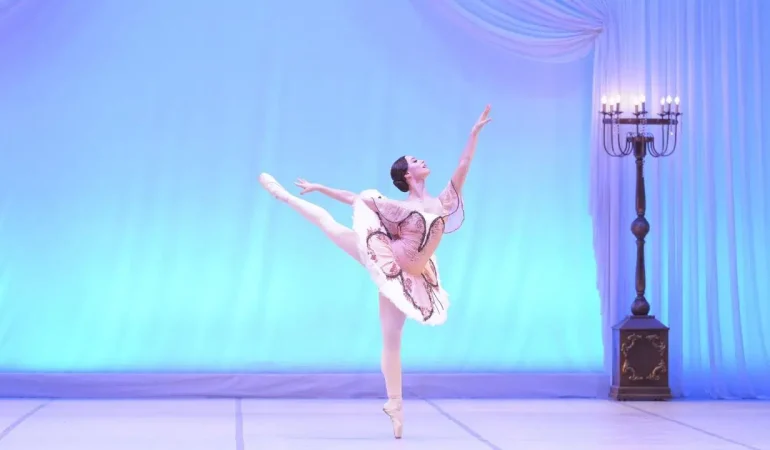 Antalya DOB “Paquita-Bir Yaz Gecesi Rüyası”nı sahneleyecek